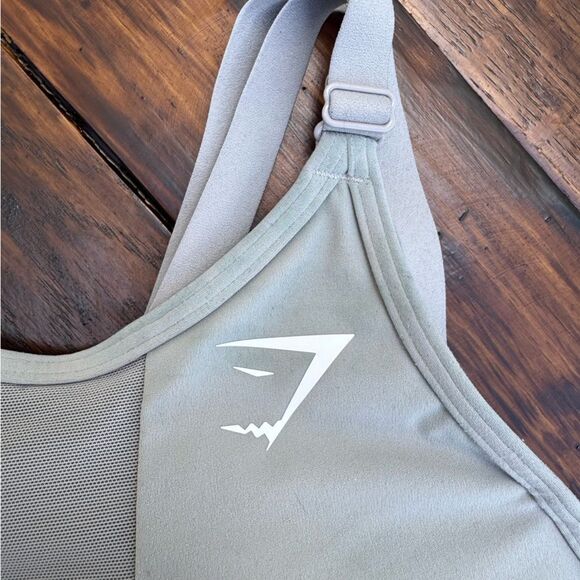 Gymshark High Support Mesh Sports Bra – grey/ Size XS - Picture 5 of 6